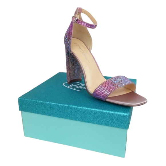 betsey johnson alyx flat sandals